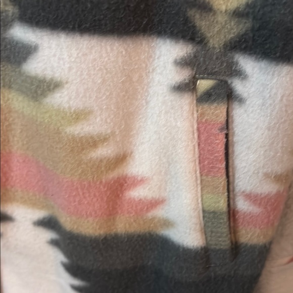 Patterned Fleece Shacket - Picture 4 of 6